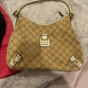 Real deal gucci purse!